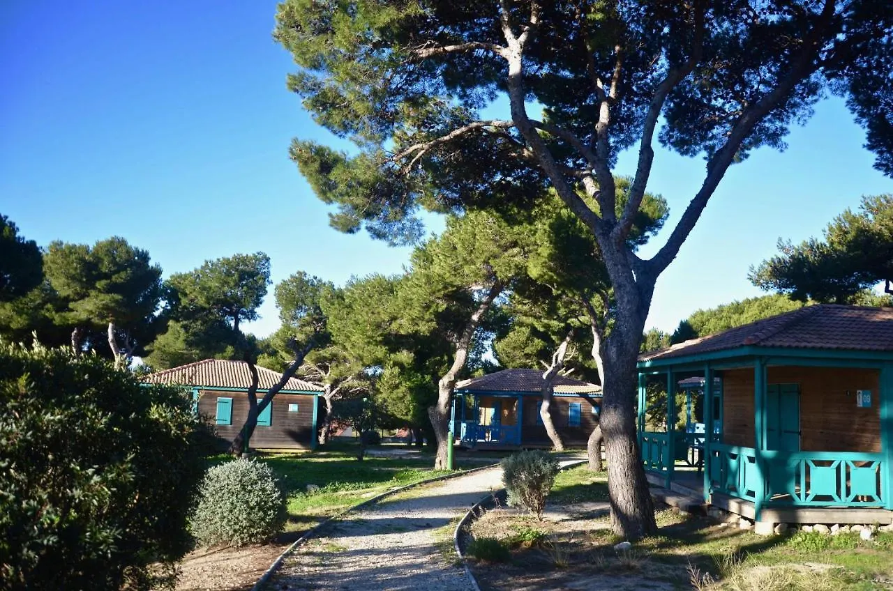 Camping Martigues, Les Chalets De La Mer ****